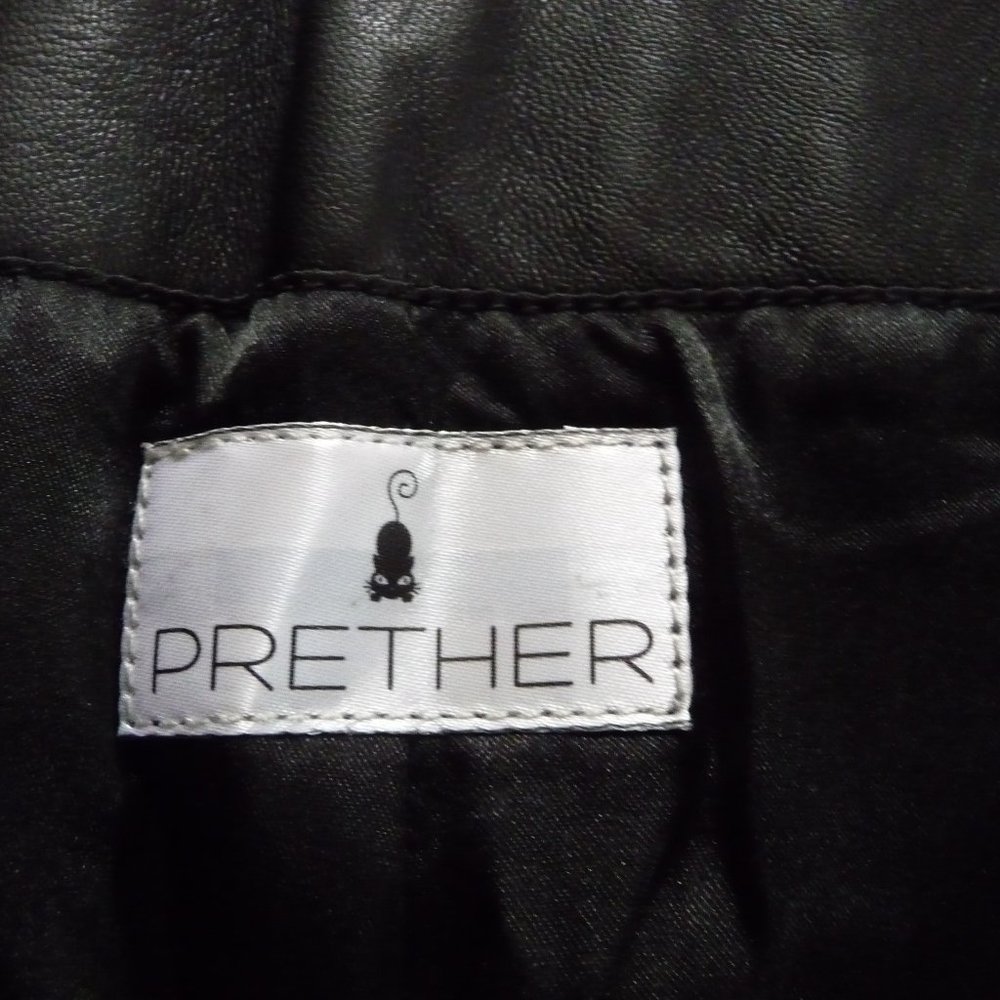PRETHER BLACK SIDE ZIP CROPPED LEATHER PANTS TWO BACK POCKETS SIZE S NEW NO TAGS